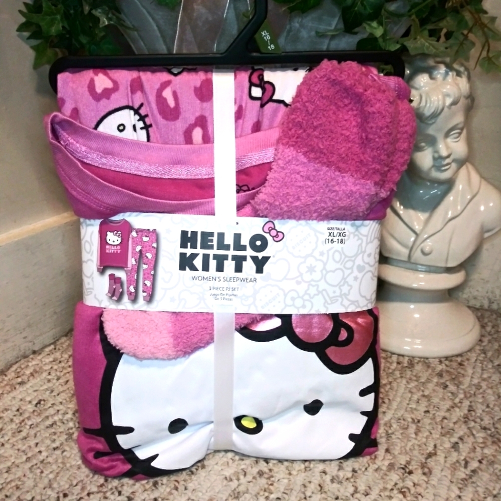 Hello Kitty Fuschia & Mauve Three Piece Top, Pants & Fuzzy Socks Pajama Set